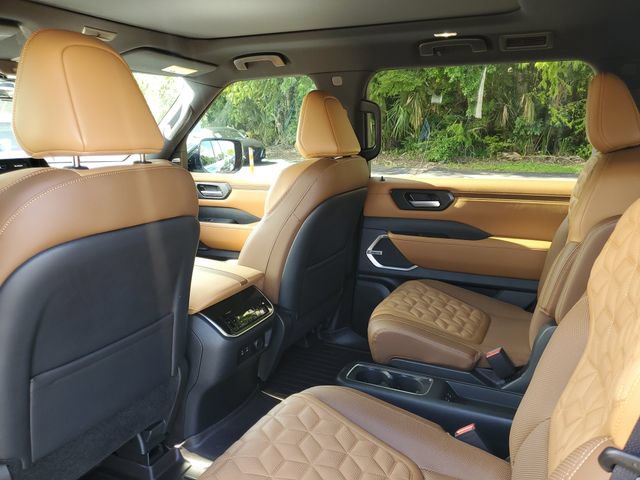 Used 2025 Nissan Armada Platinum Reserve AWD/4WD image 9
