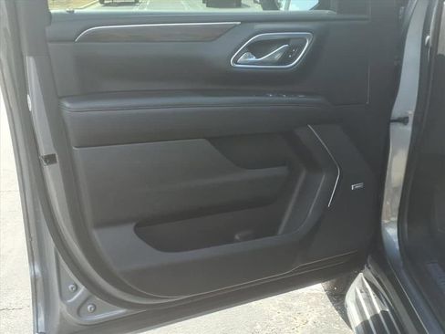 Used 2021 Chevrolet Tahoe LT w/ LT Signature Package RWD image 18