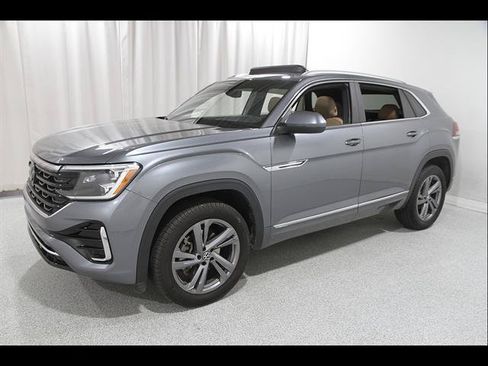 Used 2024 Volkswagen Atlas Cross Sport SEL R-Line AWD/4WD image 3
