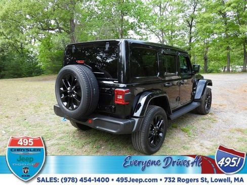 Used 2023 Jeep Wrangler Unlimited Sahara w/ Cold Weather Group AWD/4WD image 5