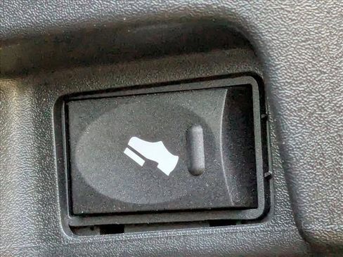 Used 2025 RAM 3500 Laramie image 8