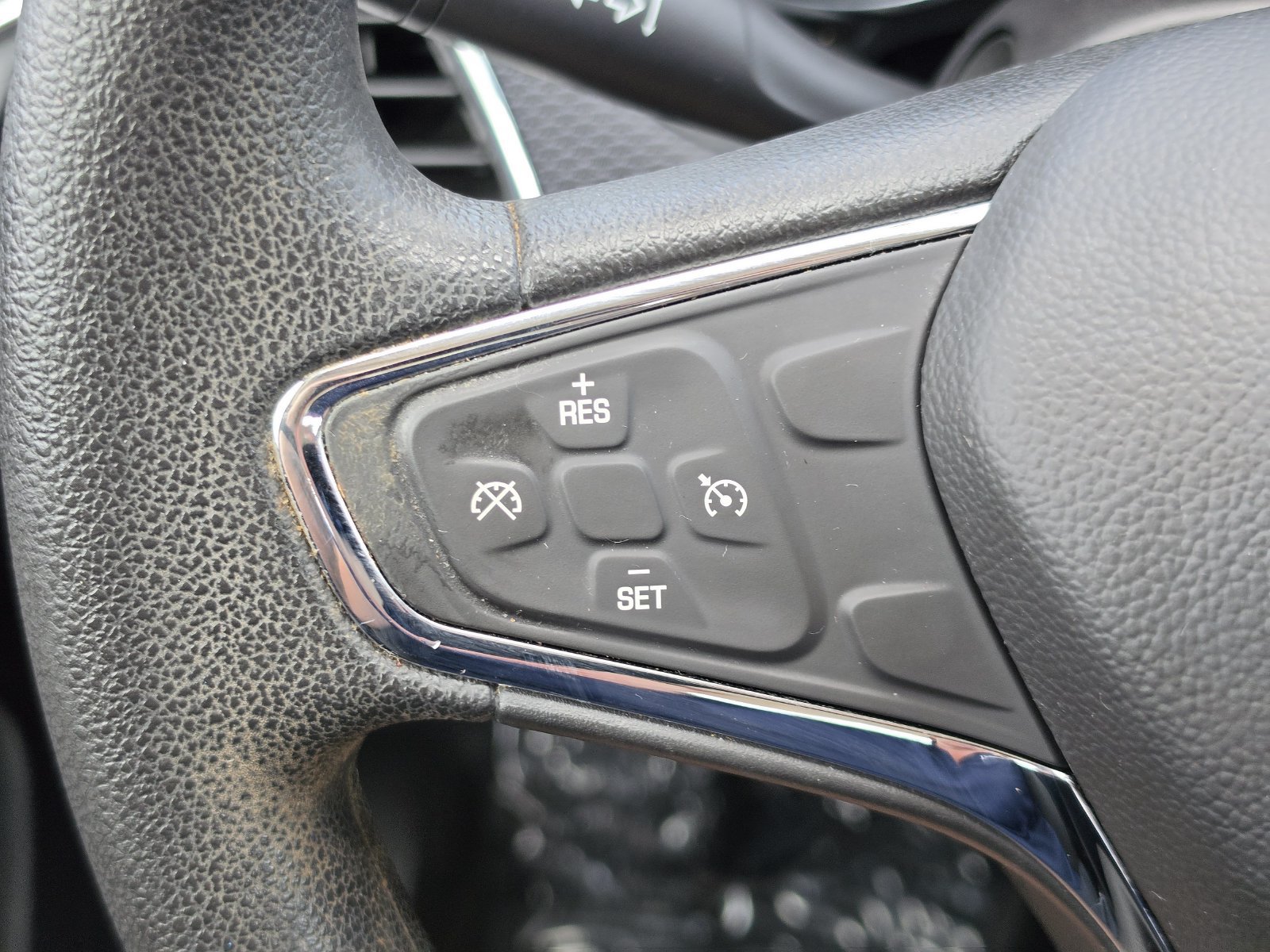 Used 2018 Chevrolet Cruze LT w/ Convenience Package FWD image 18
