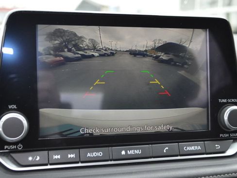 Used 2024 Nissan Rogue SV image 10