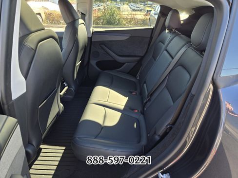 Used 2026 Tesla Model Y Long Range image 10