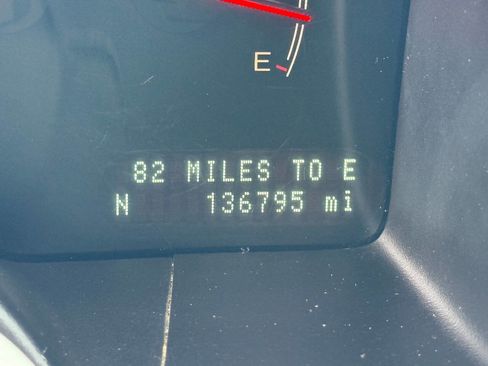 Used 2004 Lincoln Navigator Luxury image 32