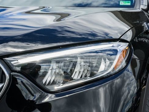 New 2025 Mercedes-Benz GLC 350e 4MATIC image 13