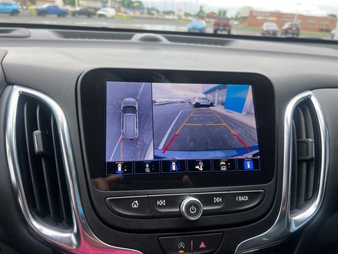 Used 2024 Chevrolet Equinox LT FWD image 13