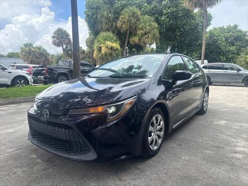 Used 2021 Toyota Corolla LE FWD image 2