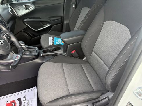 Used 2020 Kia Soul GT-Line FWD image 34