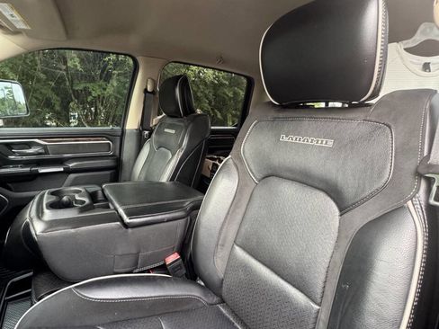 Used 2019 RAM 1500 Laramie AWD/4WD image 8