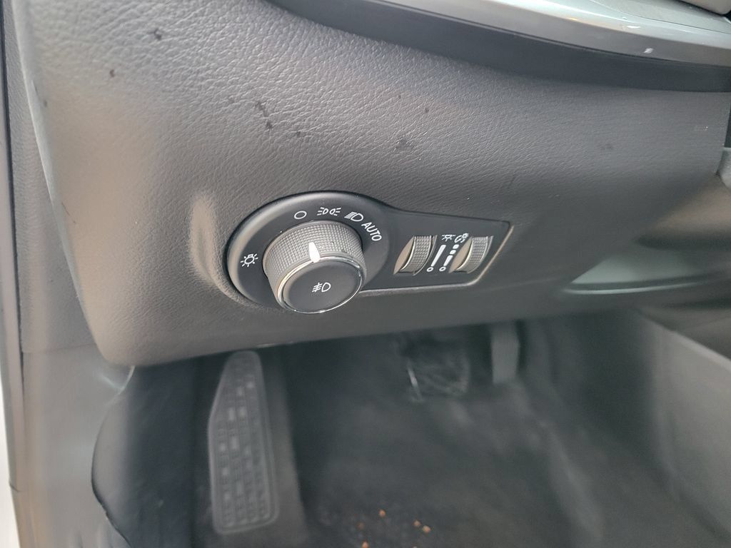 Used 2025 Jeep Compass Limited AWD/4WD image 35