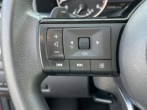 Used 2023 Nissan Rogue SV image 20