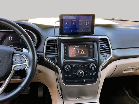 Used 2014 Jeep Grand Cherokee Laredo AWD/4WD image 6