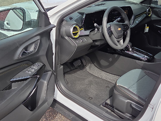New 2026 Chevrolet Trax LT FWD image 10