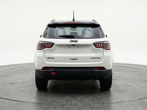 Used 2025 Jeep Compass Trailhawk AWD/4WD image 7