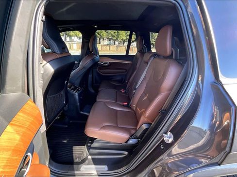 Used 2023 Volvo XC90 T8 Plus image 29