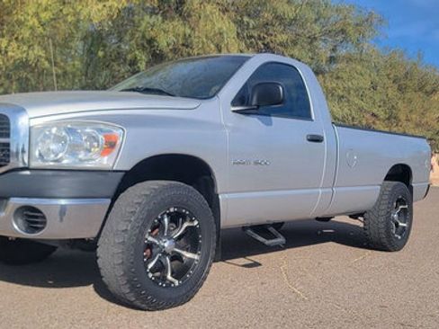 Used 2007 Dodge Ram 1500 Truck ST image 6