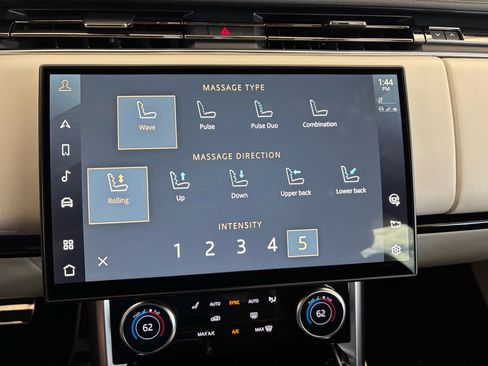 Used 2023 Land Rover Range Rover SE image 18