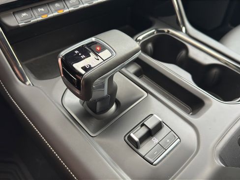 Used 2024 GMC Sierra 1500 AT4X w/ AT4X AEV Edition image 32