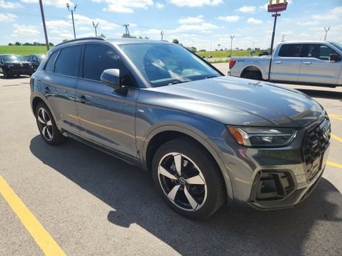 Used 2022 Audi Q5 2.0T Premium Plus w/ Premium Plus Package AWD/4WD image 7