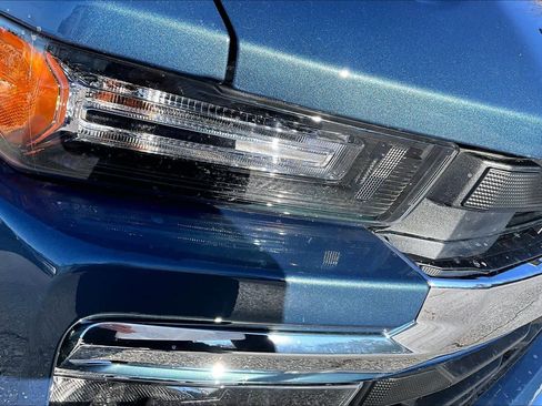 Used 2025 Chevrolet Silverado 2500 LT w/ Convenience Package image 26