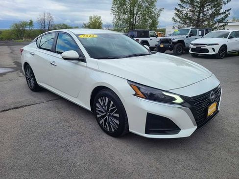 Used 2023 Nissan Altima 2.5 SV FWD image 4