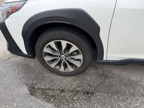 Used 2025 Subaru Outback Limited AWD/4WD image 11