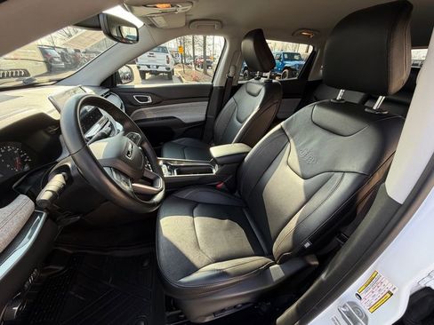 Certified 2022 Jeep Compass Latitude image 21