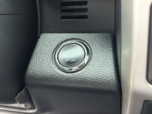 Used 2019 Ford F150 Lariat w/ Equipment Group 502A Luxury AWD/4WD image 13