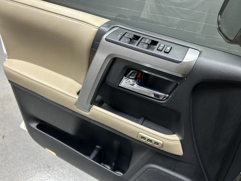Used 2017 Toyota 4Runner Limited AWD/4WD image 33