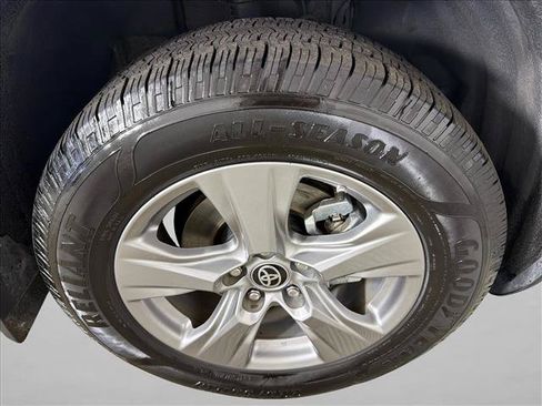 Used 2024 Toyota RAV4 LE AWD/4WD image 12