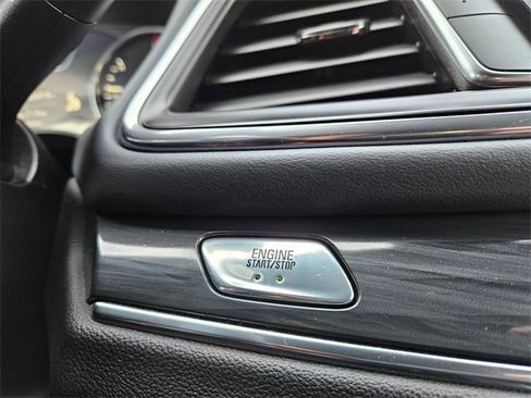 Used 2024 Buick Enclave Premium image 31