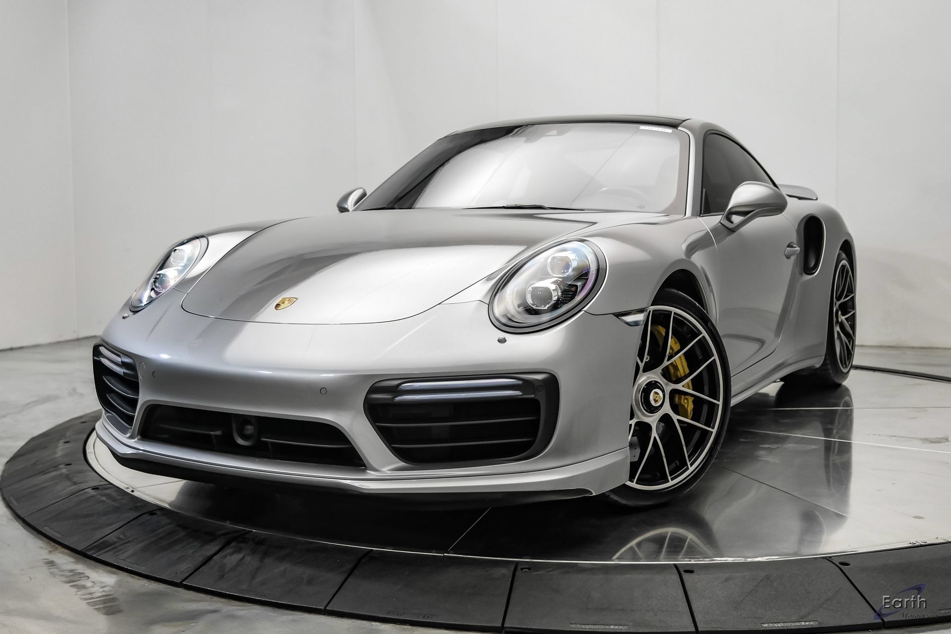 Used 2017 Porsche 911 Turbo S AWD/4WD image 4