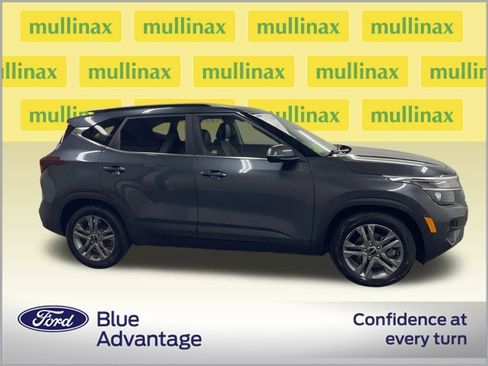 Used 2023 Kia Seltos S image 2