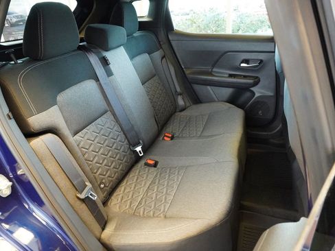 Used 2025 Nissan Kicks SV w/ SV Premium Package image 9