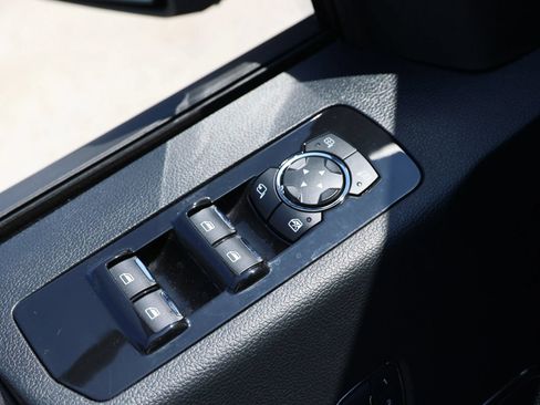 Used 2019 Ford F150 Lariat w/ Equipment Group 502A Luxury AWD/4WD image 11