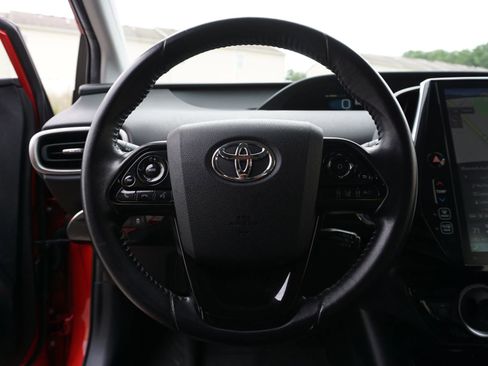 Used 2021 Toyota Prius Prime XLE FWD image 30