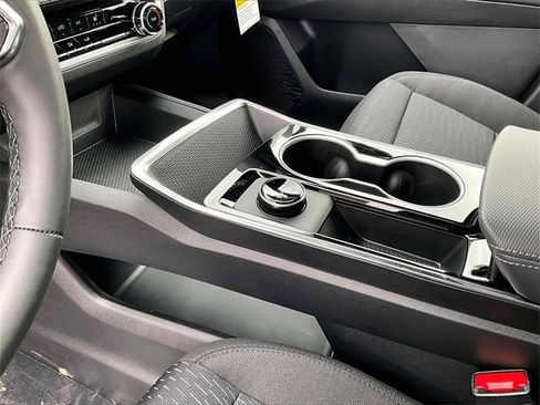 New 2026 Chevrolet Equinox LT image 11