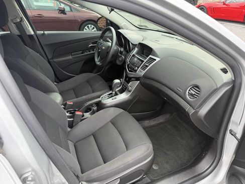 Used 2014 Chevrolet Cruze LT image 21