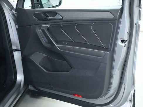 Certified 2024 Volkswagen Tiguan SE AWD/4WD image 36