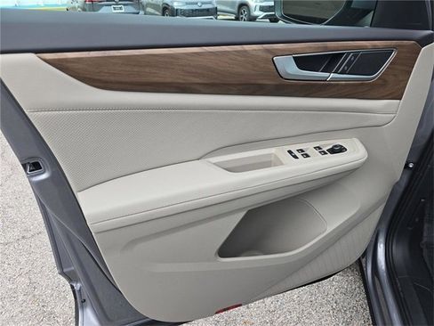 New 2026 Volkswagen Atlas SE image 13