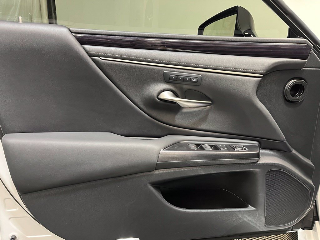 Used 2021 Lexus ES 300h w/ Premium Package FWD image 13