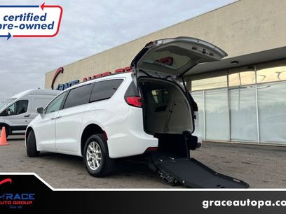 Used 2022 Chrysler Pacifica Touring-L