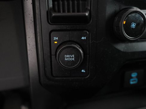 Used 2023 Ford F150 XLT image 28