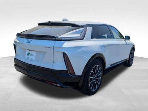 Used 2024 Cadillac Lyriq Sport w/ LPO, Floor Liner Package AWD/4WD image 7