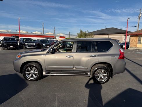 Used 2012 Lexus GX 460 Premium image 3
