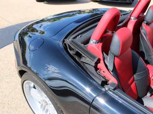 Used 2003 BMW Z8 image 11