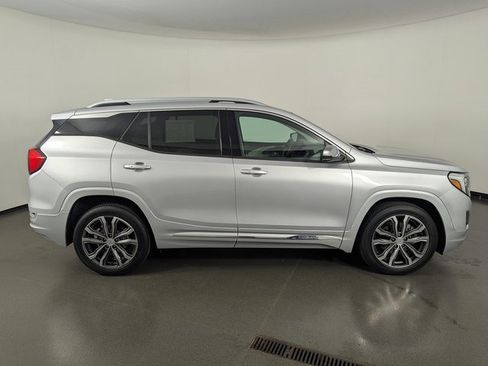 Used 2019 GMC Terrain Denali w/ Comfort Package image 8