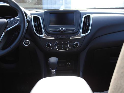 Used 2024 Chevrolet Equinox LT image 11