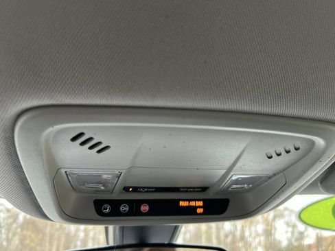 Used 2019 Chevrolet Malibu LT image 28